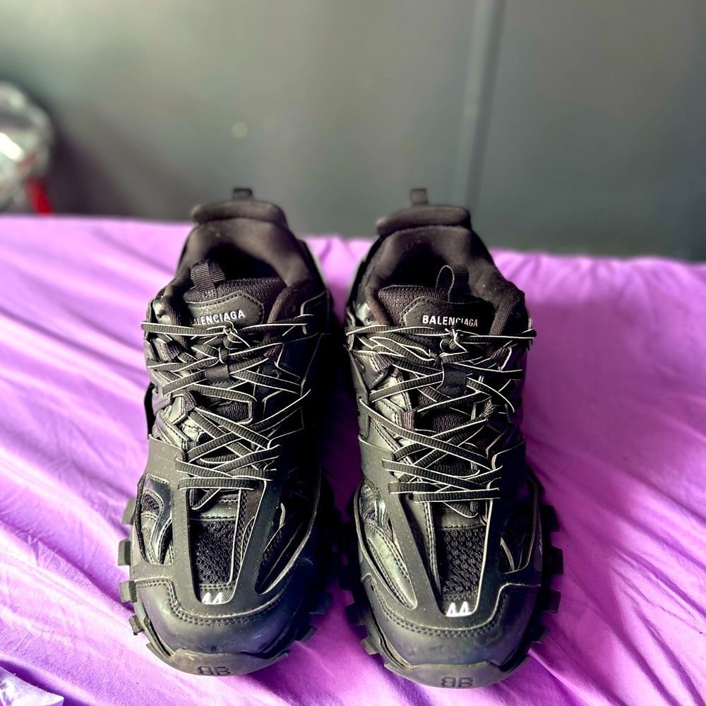 I put them on 3 times , just got them in August I just don’t want that nomore